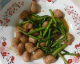 Foto del paso 4 de la receta: Longanizas con espárragos