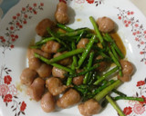 Foto del paso 4 de la receta: Longanizas con espárragos
