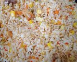 Foto langkah ke 2 dari resep Nasi goreng vegetarian.