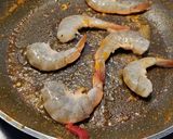 Foto del paso 7 de la receta: Cazuelita marinera con garbanzos