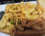A picture of step 1 of Leftover macaroni sandwich.
