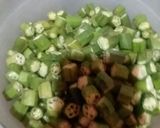 A picture of step 1 of Bhindi.