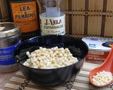 Foto del paso 3 de la receta Cuscús Perlado al Aceite de Bonito con Notas Umami de Salsa Perrins, Wakame y Mejillones
