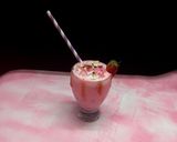 A picture of step 6 of Strawberry Faluda.