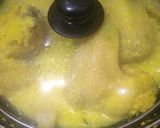 Foto langkah ke 4 dari resep Ayam goreng kuning sambal bawang.