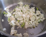 Foto del paso 1 de la receta: Arroz con atún, coliflor y tirabeques