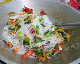 Foto langkah ke 5 dari resep Bihun Goreng Sayur Petai.
