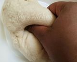 A picture of step 4 of Meat pocket buns.
