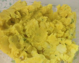 Foto del paso 3 de la receta: Causa Limeña  Rellena con Pollo!!