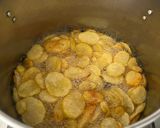 Foto del paso 2 de la receta: Papas fritas en rodajas