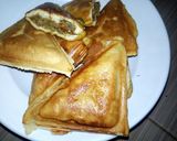 A picture of step 3 of Toasted meat pie.