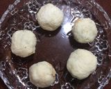 A picture of step 5 of Chocolate Balls in Chocolate Sauce.