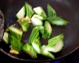 รูปขั้นตอนการทำที่ 2 ของ บวบผัดไข่