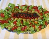 Une image de l'étape 6 de Salade feuille de chêne aux tomates cœur de bœuf,olives vertes et spiruline.