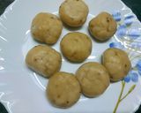A picture of step 1 of Chicken Keema and Vegetables Kachori.