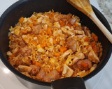 Foto del paso 5 de la receta: Fideuá de pavo y salchichas frescas
