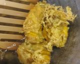Foto langkah ke 6 dari resep Ayam Goreng Kremes.