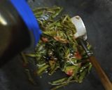 Foto langkah ke 2 dari resep 338. Tumis Kangkung Kecambah Bumbu Ulek.