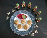 A picture of step 12 of Lilava kachori.