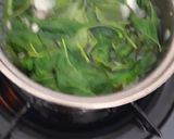 Foto langkah ke 3 dari resep Sayur bayam sederhana pakai kunci.