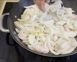 Foto del paso 1 de la receta: Contramuslos de pollo al cava