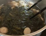 Hình bước làm 2 của món Canh bông hẹ Miso (ngày 5)