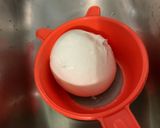 Une image de l'étape 7 de Carottes fanes confites au miel sauce ricotta, skyr et coriandre.