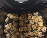 Foto del paso 2 de la receta: Tofu macerado y cocinado en freidora de aire 🌬️ con brócoli 🥦