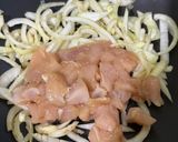 Foto langkah ke 3 dari resep Oyakodon / Nasi Telur Ayam Khas Jepang.