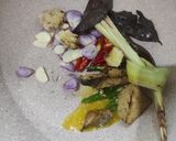 Foto langkah ke 2 dari resep 204. Nasi Duwet (Uduk Liwet) Bunga Telang.