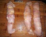 Foto del paso 1 de la receta: Pechuga de pollo rellena con queso, chorizo y cebolla