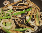 Foto del paso 1 de la receta: Fideos de arroz salteados con ternera y verduras a la corcuma
