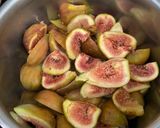 Une image de l'étape 1 de Compotée de figues à la vanille.