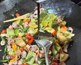 Foto langkah ke 3 dari resep Cumi Asin Pedas Manis.