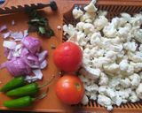 A picture of step 1 of Cauliflower Curry.
