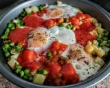 Foto del paso 4 de la receta: HUEVOS A La Flamenca sin Chorizo ni Jamón Serrano...!🍳❤️💛💚