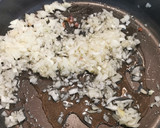 Foto del paso 8 de la receta: Calamar relleno de sus tentáculos, aletas y Cigala