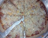 Foto langkah ke 12 dari resep Homemade Pizza - Otang.