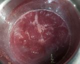 A picture of step 1 of Strawberries ice cream.