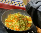 A picture of step 4 of Mixed Ground Meat with Vegetables and Scrambled Eggs.