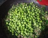 A picture of step 2 of Methi Malai Matar.