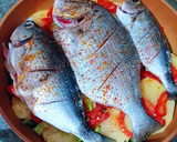 Foto del paso 4 de la receta: Cazuela de pescado de aparejo con patatas y ajos tiernos