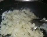 A picture of step 5 of White Sauce Pasta.