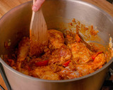 Klasszikus csirkepaprikás recept fázis 6 fotója