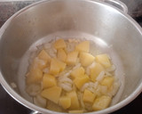 Foto del paso 1 de la receta: Crema de judías verdes, huevo poché y jamón