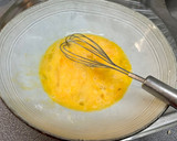 Foto del paso 3 de la receta: Revuelto de ajetes, espinacas y gambas