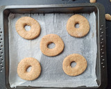 Foto del paso 6 de la receta: Donuts caseros semi integrales al horno