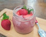 Foto langkah ke 5 dari resep Strawberry Overnight Oat with Yogurt.