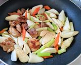 茭白筍炒雞球的食譜步驟3照片