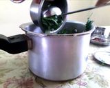 A picture of step 3 of Healthy Mooligai Mudakathan Thoothuvalai Keerai Masiyal - calcium rich.